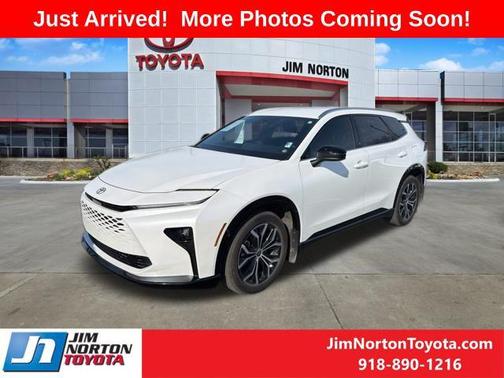 2025 Toyota Crown Signia XLE