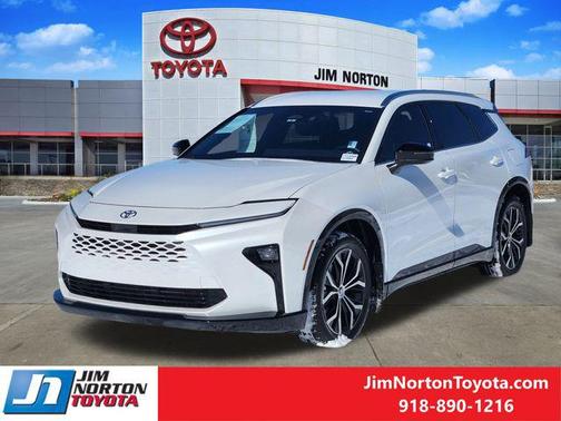 2025 Toyota Crown Signia XLE