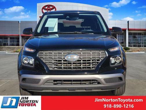 2022 Hyundai VENUE SE