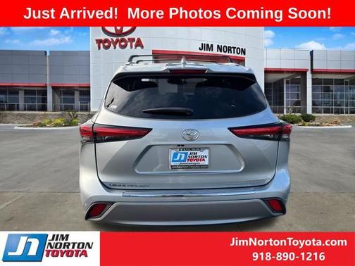 Celestial Silver Metallic 2022 Toyota Highlander Platinum