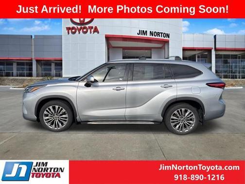Celestial Silver Metallic 2022 Toyota Highlander Platinum
