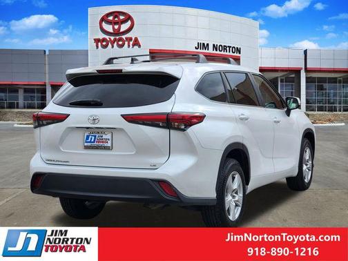 2023 Toyota Highlander LE