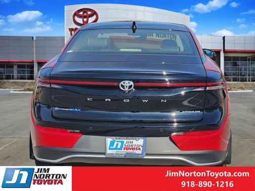 2025 Toyota Crown Platinum