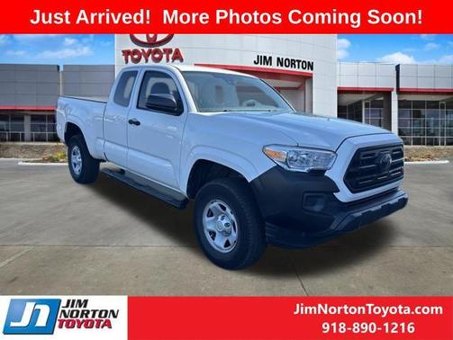 Super White 2018 Toyota Tacoma SR