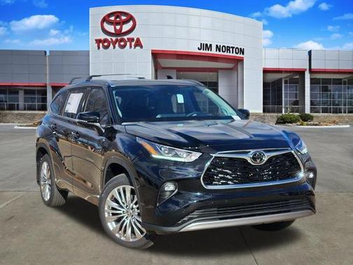Midnight Black 2026 Toyota Highlander Hybrid Platinum