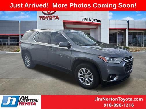 Satin Steel Metallic 2019 Chevrolet Traverse LT Cloth