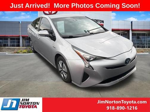 Classic Silver Metallic 2018 Toyota Prius Two