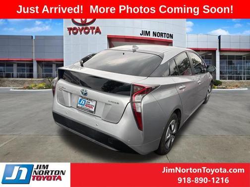 Classic Silver Metallic 2018 Toyota Prius Two