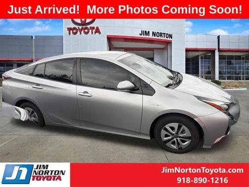 Classic Silver Metallic 2018 Toyota Prius Two