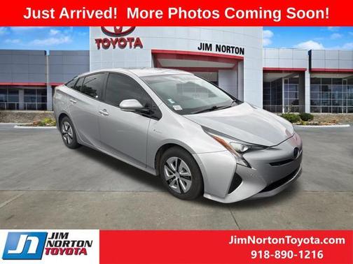 Classic Silver Metallic 2018 Toyota Prius Two