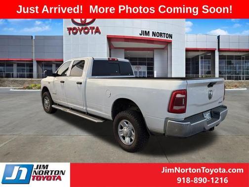 2021 RAM 2500 Tradesman Crew Cab 4x4 8' Box