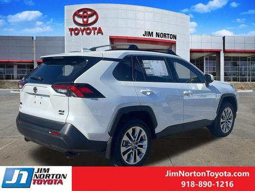 2025 Toyota RAV4 XLE Premium