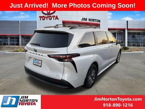 2025 Toyota Sienna XLE