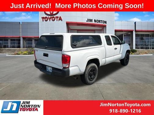 Super White 2017 Toyota Tacoma SR