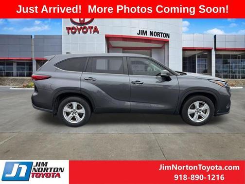 2023 Toyota Highlander Hybrid LE