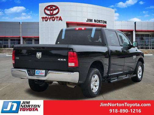 Diamond Black Crystal Pearlcoat 2021 RAM 1500 Classic SLT