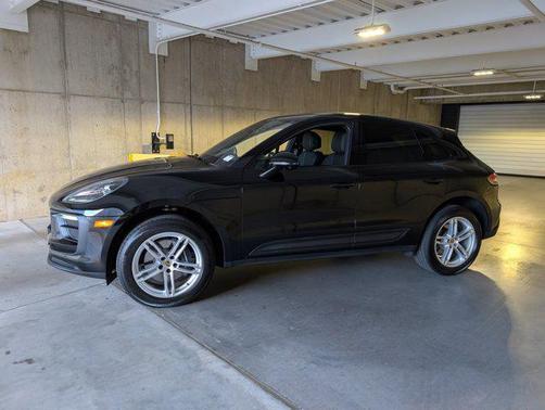 2025 Porsche Macan AWD