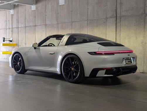 2024 Porsche 911 Targa 4S