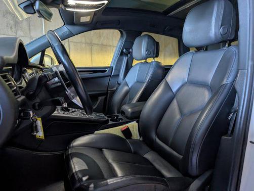 2021 Porsche Macan AWD