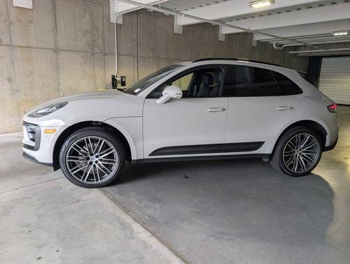 2025 Porsche Macan 