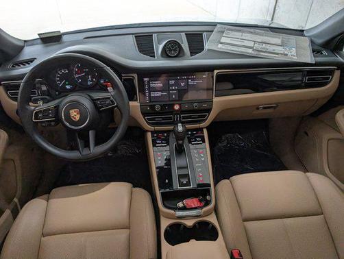 2025 Porsche Macan AWD