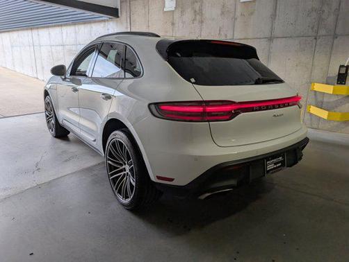 2025 Porsche Macan AWD