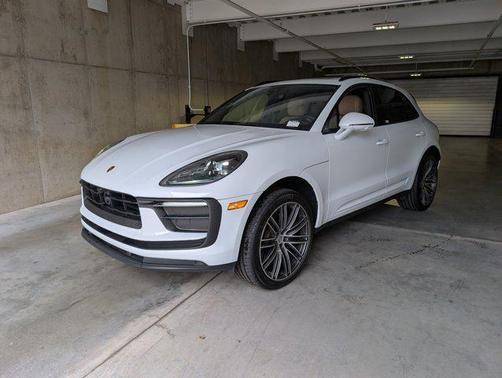 2025 Porsche Macan AWD