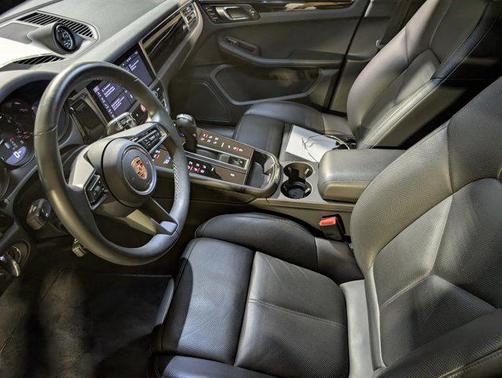 2024 Porsche Macan AWD