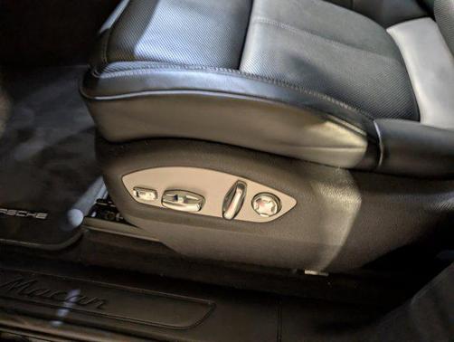 2024 Porsche Macan AWD