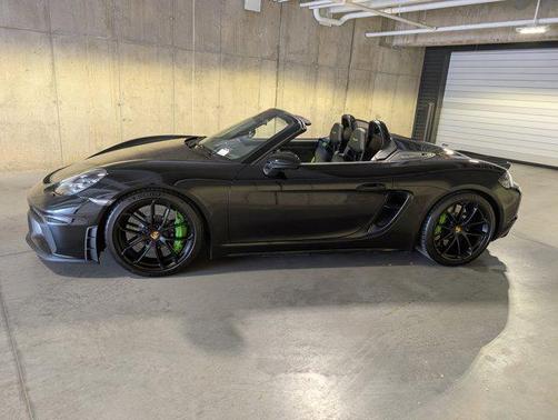2021 Porsche 718 Spyder Roadster