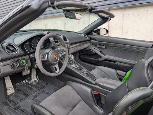 2021 Porsche 718 Spyder Roadster