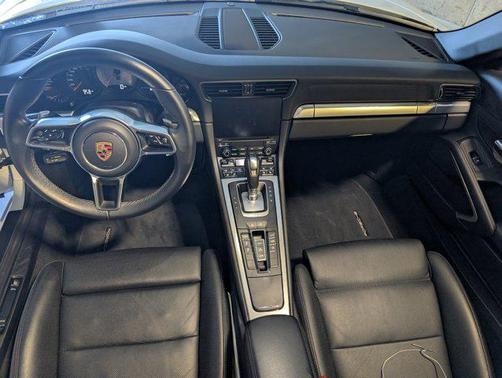 2018 Porsche 911 Carrera 4S Cabriolet