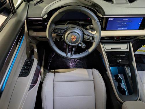 2026 Porsche Macan 4