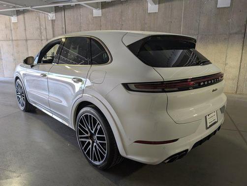 2025 Porsche Cayenne Turbo