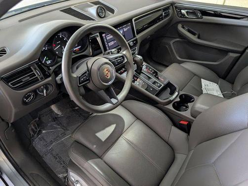 2025 Porsche Macan T