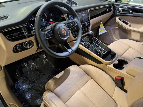 2026 Porsche Macan AWD