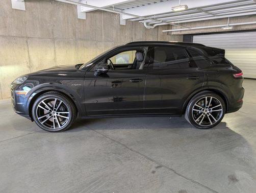 2025 Porsche Cayenne Turbo