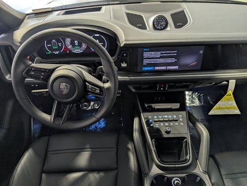 2025 Porsche Cayenne Turbo
