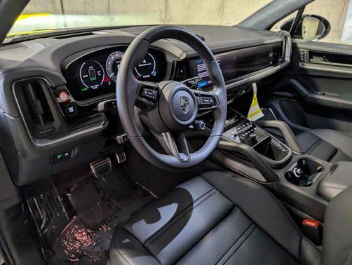 2025 Porsche Cayenne Turbo