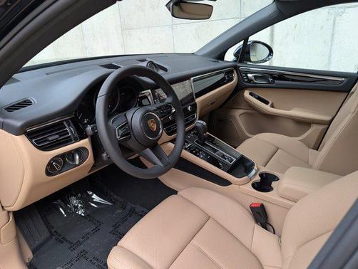 2025 Porsche Macan 
