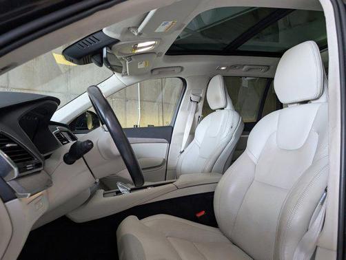 2023 Volvo XC90 Recharge Plug-In Hybrid T8 Ultimate 6-Seater