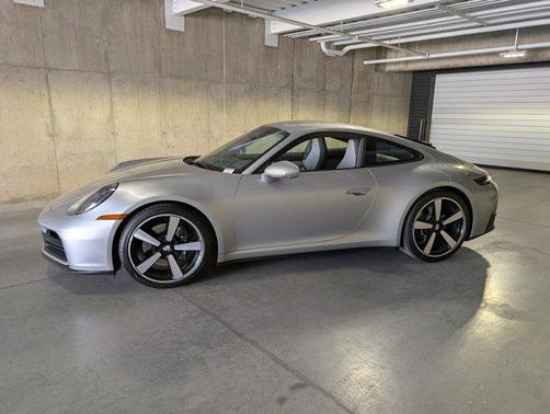 2025 Porsche 911 Carrera