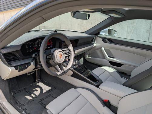 2025 Porsche 911 Carrera