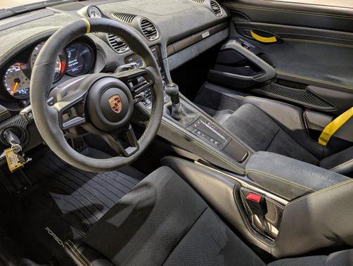 2024 Porsche 718 Cayman GT4 RS