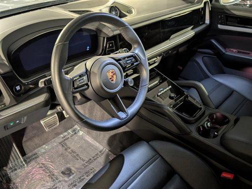 2025 Porsche Cayenne S
