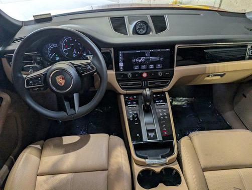 2025 Porsche Macan AWD