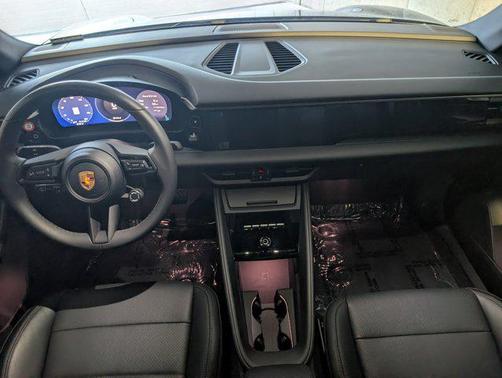 2025 Porsche Macan Electric