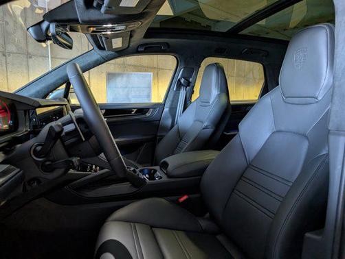 2026 Porsche Cayenne GTS