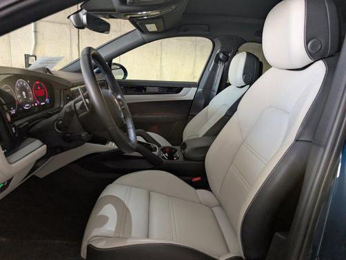 2024 Porsche Cayenne Coupe AWD