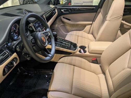 2026 Porsche Macan AWD